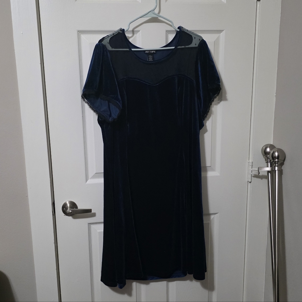 Hottopic Deep Blue Velvet Midi Dress